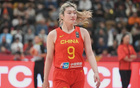 國際籃聯(lián)，中國女籃戰(zhàn)亞洲第三，李夢離場顯神秘之舉。